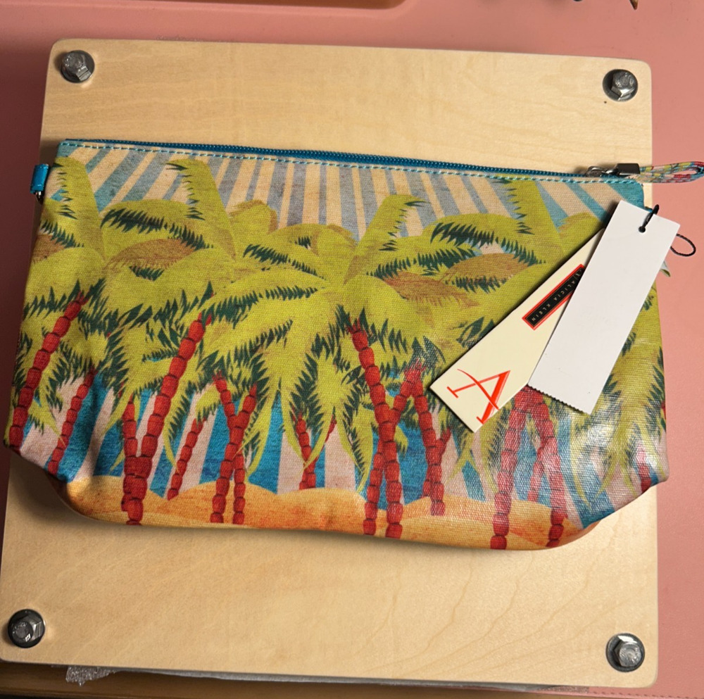 NWT Alicia Klein Island Sun Crossbody Bag Tropical Palm Print Zip Pouch